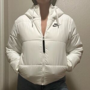 Nike Women's Hooded White Puffer Jacket Reversible Estimated Medium